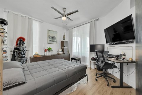 Condo in Miami, Florida, 3 bedrooms  № 2003500 - photo 24