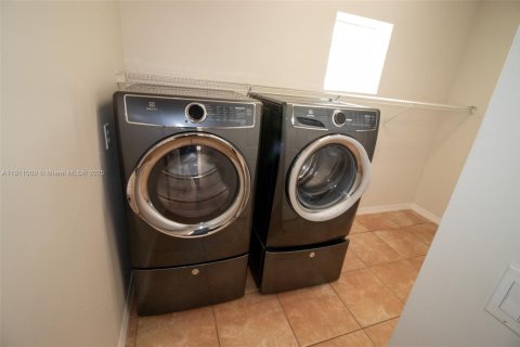 Villa ou maison à louer à Coral Springs, Floride: 4 chambres, 205.04 m2 № 1967366 - photo 20