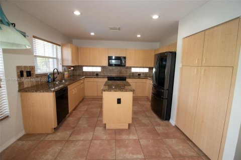 Villa ou maison à louer à Coral Springs, Floride: 4 chambres, 205.04 m2 № 1967366 - photo 25