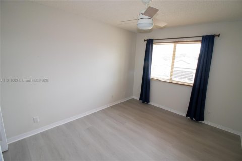 Villa ou maison à louer à Coral Springs, Floride: 4 chambres, 205.04 m2 № 1967366 - photo 10