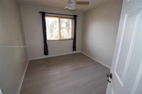 Villa ou maison à louer à Coral Springs, Floride: 4 chambres, 205.04 m2 № 1967366 - photo 7