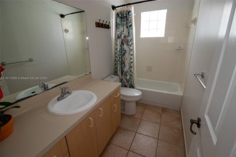 Villa ou maison à louer à Coral Springs, Floride: 4 chambres, 205.04 m2 № 1967366 - photo 12