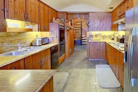 Touwnhouse à vendre à Miami Shores, Floride: 2 chambres, 260.96 m2 № 1836224 - photo 17