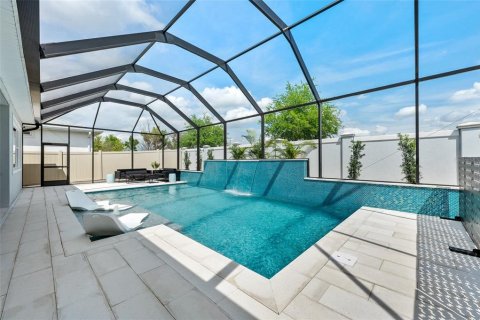 House in Wesley Chapel, Florida 5 bedrooms, 328.97 sq.m. № 1614494 - photo 4