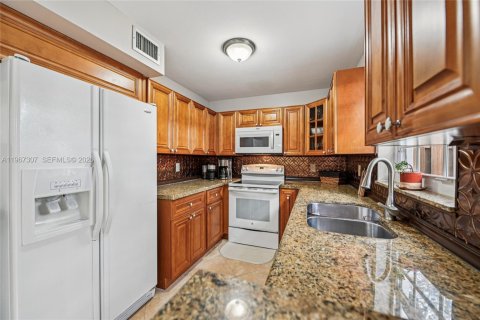 Touwnhouse à vendre à Cooper City, Floride: 3 chambres, 138.24 m2 № 2029510 - photo 11