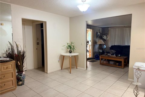Villa ou maison à vendre à Port Charlotte, Floride: 2 chambres, 124.86 m2 № 2391070 - photo 6