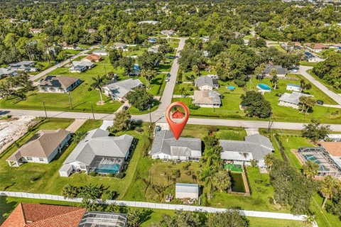 Villa ou maison à vendre à Port Charlotte, Floride: 2 chambres, 124.86 m2 № 2391070 - photo 2