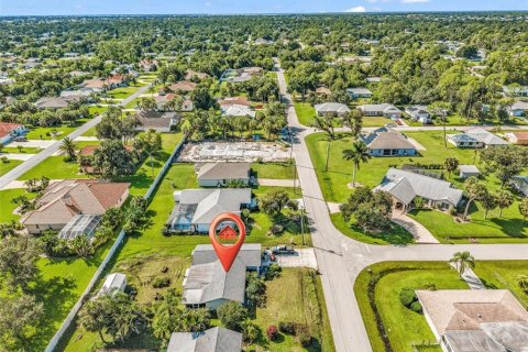 Villa ou maison à vendre à Port Charlotte, Floride: 2 chambres, 124.86 m2 № 2391070 - photo 18