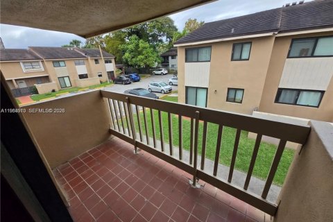 Copropriété à louer à Miami, Floride: 3 chambres, 103.49 m2 № 2050511 - photo 3