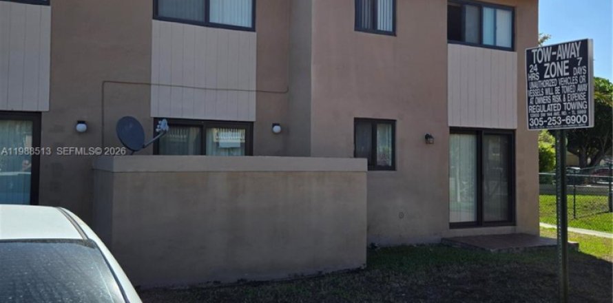 Condo à Miami, Floride, 3 chambres  № 2050511