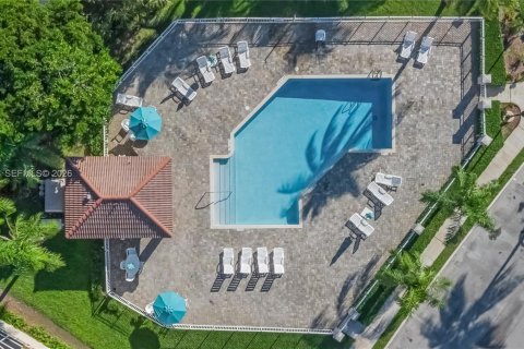 Casa en venta en Pembroke Pines, Florida, 3 dormitorios, 160.81 m2 № 2419439 - foto 29