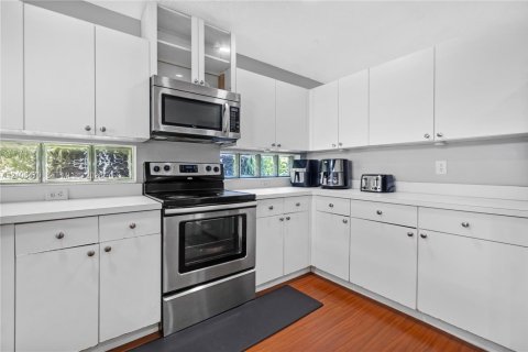 Casa en venta en Pembroke Pines, Florida, 3 dormitorios, 160.81 m2 № 2419439 - foto 5