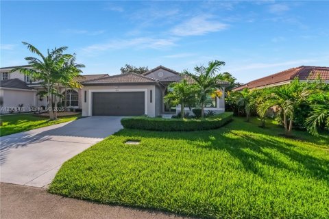 Casa en venta en Pembroke Pines, Florida, 3 dormitorios, 160.81 m2 № 2419439 - foto 11