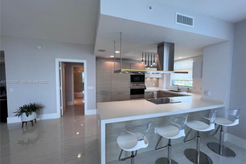 Condominio en venta en North Miami Beach, Florida, 3 dormitorios, 182.27 m2 № 1991669 - foto 15