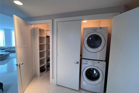Condominio en venta en North Miami Beach, Florida, 3 dormitorios, 182.27 m2 № 1991669 - foto 29