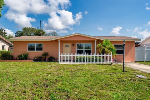Casa en venta en Seminole, Florida, 2 dormitorios, 111.48 m2 № 1885658 - foto 1