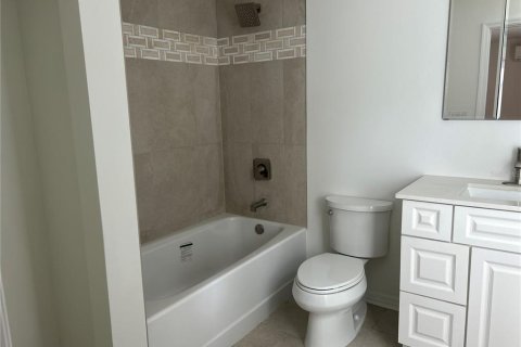 House in Umatilla, Florida 1 bedroom, 71.35 sq.m. № 2150294 - photo 8