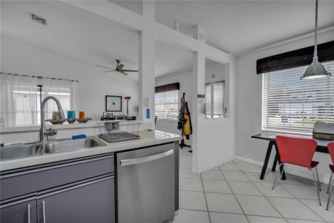 House in Boca Raton, Florida 3 bedrooms, 106.65 sq.m. № 1696278 - photo 16