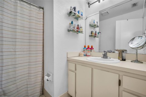 House in Boca Raton, Florida 3 bedrooms, 106.65 sq.m. № 1696278 - photo 7