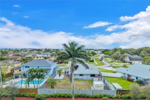 House in Boca Raton, Florida 3 bedrooms, 106.65 sq.m. № 1696278 - photo 28