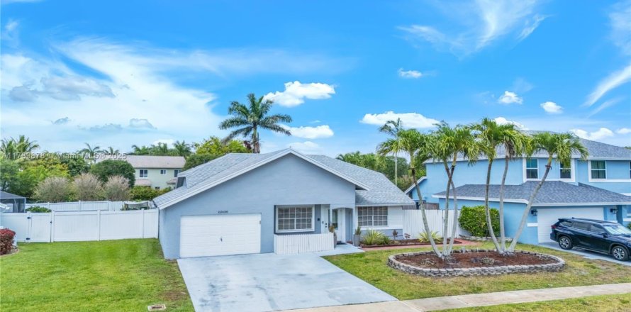 House in Boca Raton, Florida 3 bedrooms, 106.65 sq.m. № 1696278