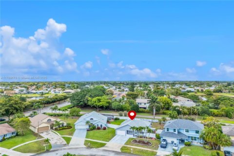 House in Boca Raton, Florida 3 bedrooms, 106.65 sq.m. № 1696278 - photo 2