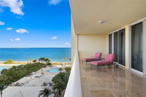 Condominio en alquiler en Key Biscayne, Florida, 4 dormitorios, 341.88 m2 № 1998764 - foto 9
