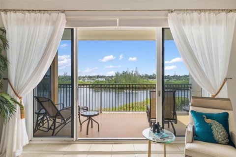 Condominio en venta en Venice, Florida, 2 dormitorios, 195.19 m2 № 1886184 - foto 18