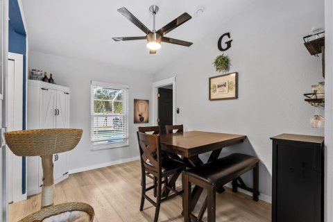House in North Port, Florida 3 bedrooms, 130.53 sq.m. № 2103510 - photo 14