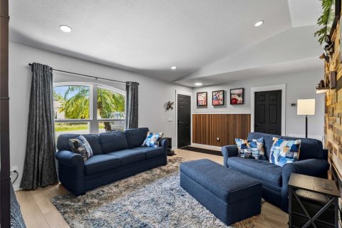 House in North Port, Florida 3 bedrooms, 130.53 sq.m. № 2103510 - photo 9