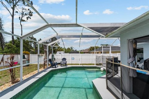 House in North Port, Florida 3 bedrooms, 130.53 sq.m. № 2103510 - photo 28