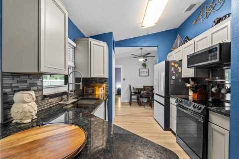 House in North Port, Florida 3 bedrooms, 130.53 sq.m. № 2103510 - photo 11