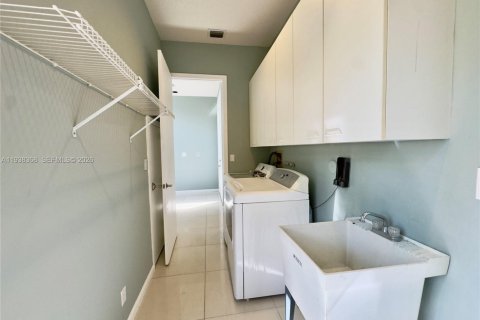 Купить виллу или дом в Авентура, Флорида 3 спальни, 221.11м2, № 1996003 - фото 14