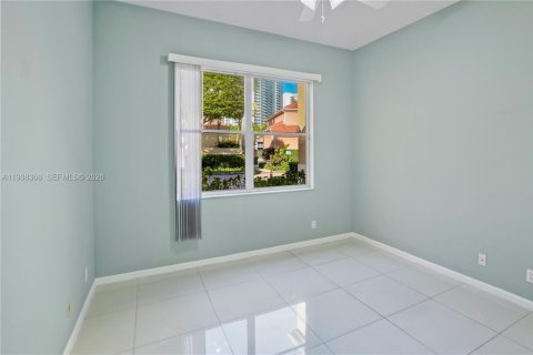 House in Aventura, Florida 3 bedrooms, 221.11 sq.m. № 1996003 - photo 22