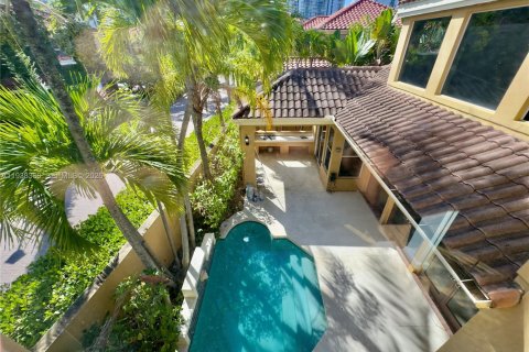 Дом в Авентура, Флорида 3 спальни, 221.11м2 № 1996003