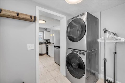 Снять в аренду виллу или дом в Дейтона-Бич, Флорида 5 комнат, 102.29м2, № 1913647 - фото 23