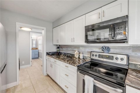 House in Daytona Beach, Florida 3 bedrooms, 102.29 sq.m. № 1913647 - photo 10