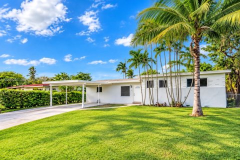 Casa en venta en Miami, Florida, 3 dormitorios, 182.18 m2 № 2388008 - foto 17
