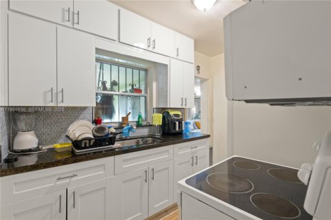 Купить виллу или дом в Норт-Майами-Бич, Флорида 3 спальни, 111.85м2, № 2052084 - фото 10
