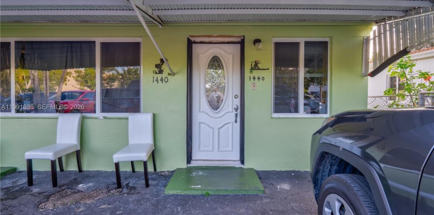 Дом в Норт-Майами-Бич, Флорида 3 спальни, 111.85м2 № 2052084