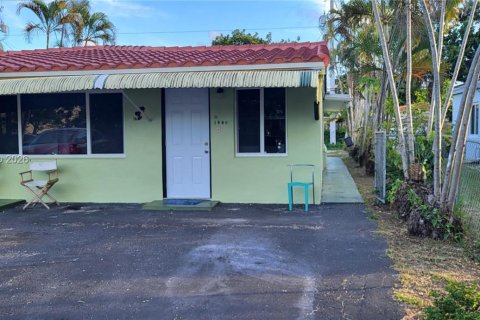 Купить виллу или дом в Норт-Майами-Бич, Флорида 3 спальни, 111.85м2, № 2052084 - фото 2