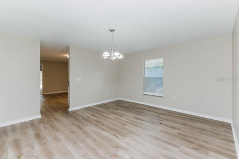 House in Lakeland, Florida 2 bedrooms, 129.32 sq.m. № 2403581 - photo 6