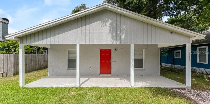 House in Lakeland, Florida 2 bedrooms, 129.32 sq.m. № 2403581