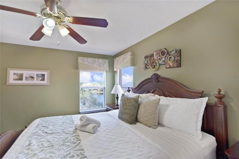 House in Davenport, Florida 6 bedrooms, 257.43 sq.m. № 1535373 - photo 13