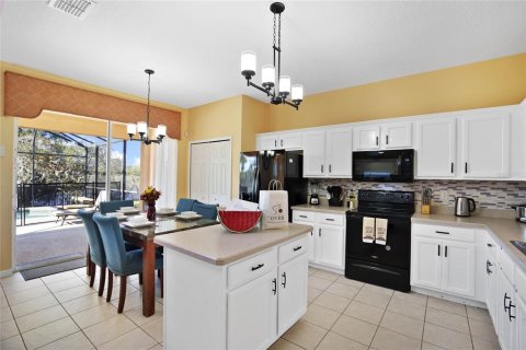 House in Davenport, Florida 6 bedrooms, 257.43 sq.m. № 1535373 - photo 8
