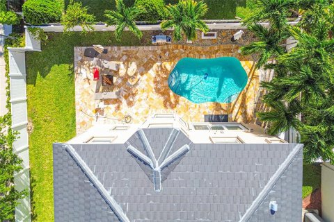 House in Miramar, Florida 5 bedrooms, 322.28 sq.m. № 1849832 - photo 28