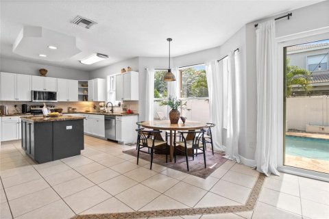 House in Miramar, Florida 5 bedrooms, 322.28 sq.m. № 1849832 - photo 9