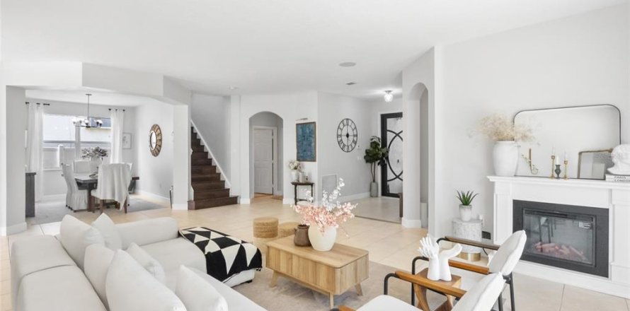 House in Miramar, Florida 5 bedrooms, 322.28 sq.m. № 1849832