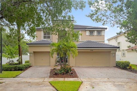 House in Miramar, Florida 5 bedrooms, 322.28 sq.m. № 1849832 - photo 29