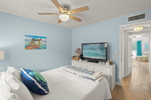 Condo in Sarasota, Florida, 2 bedrooms  № 1918943 - photo 22